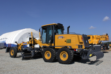 Автогрейдер XCMG GR215A 